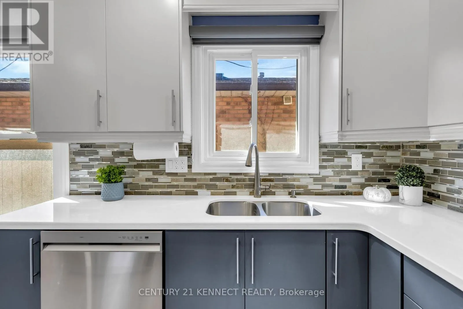 51 VODDEN STREET W