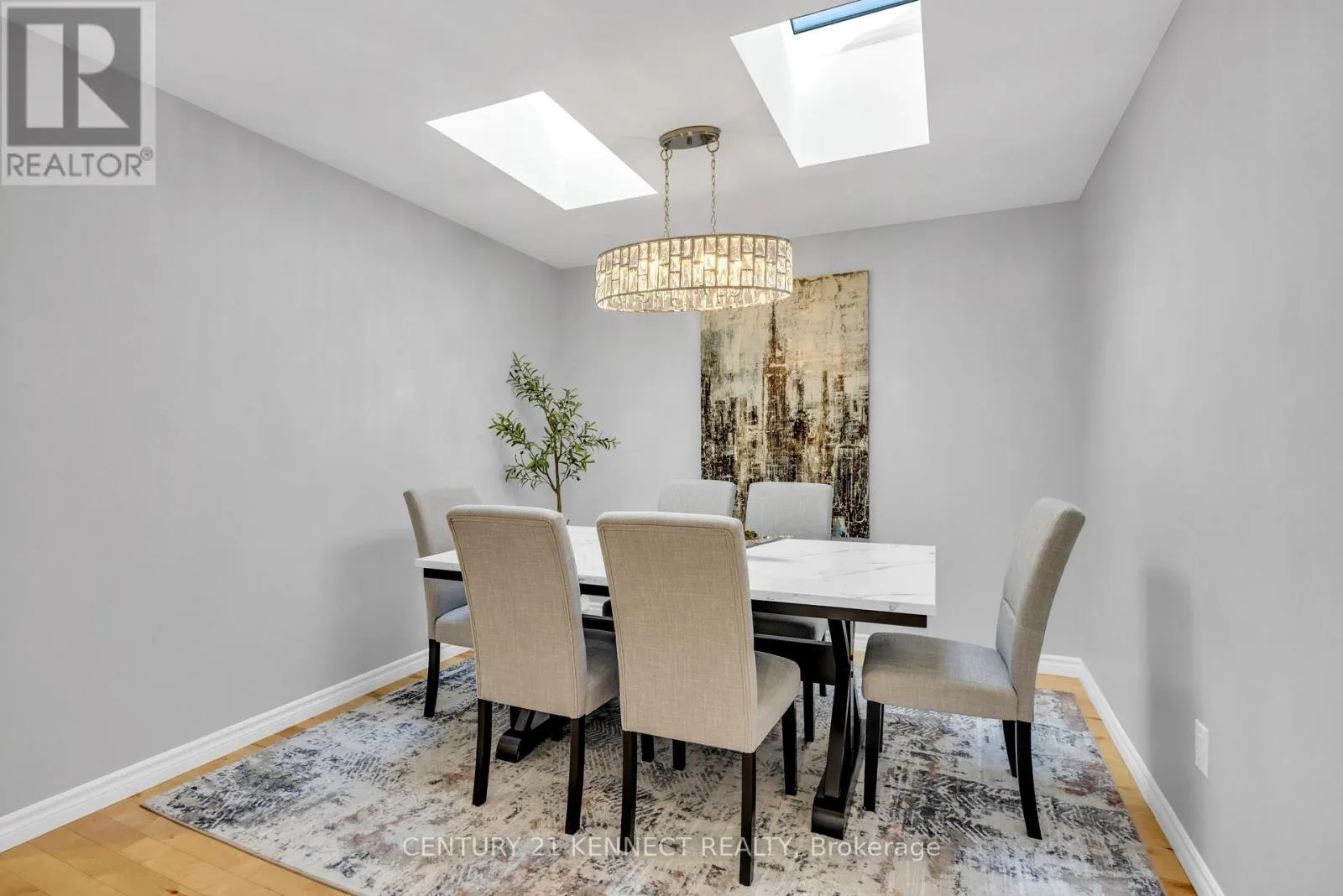51 VODDEN STREET W