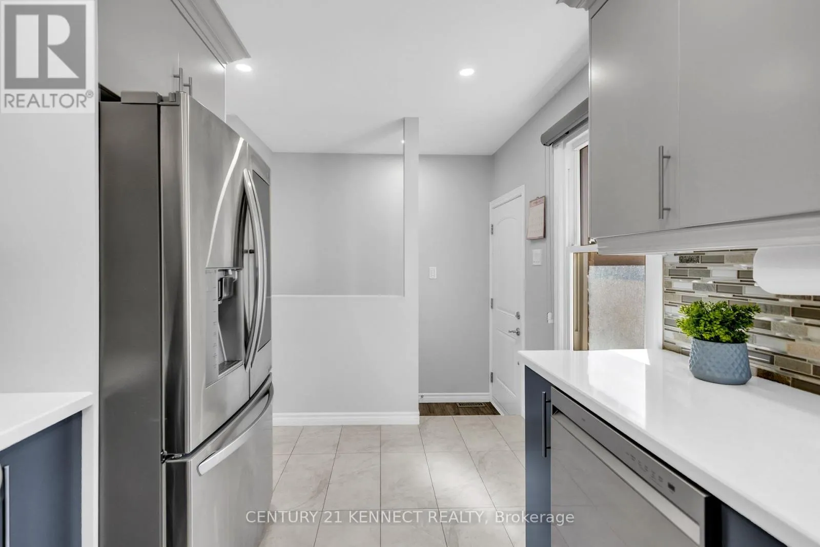 51 VODDEN STREET W
