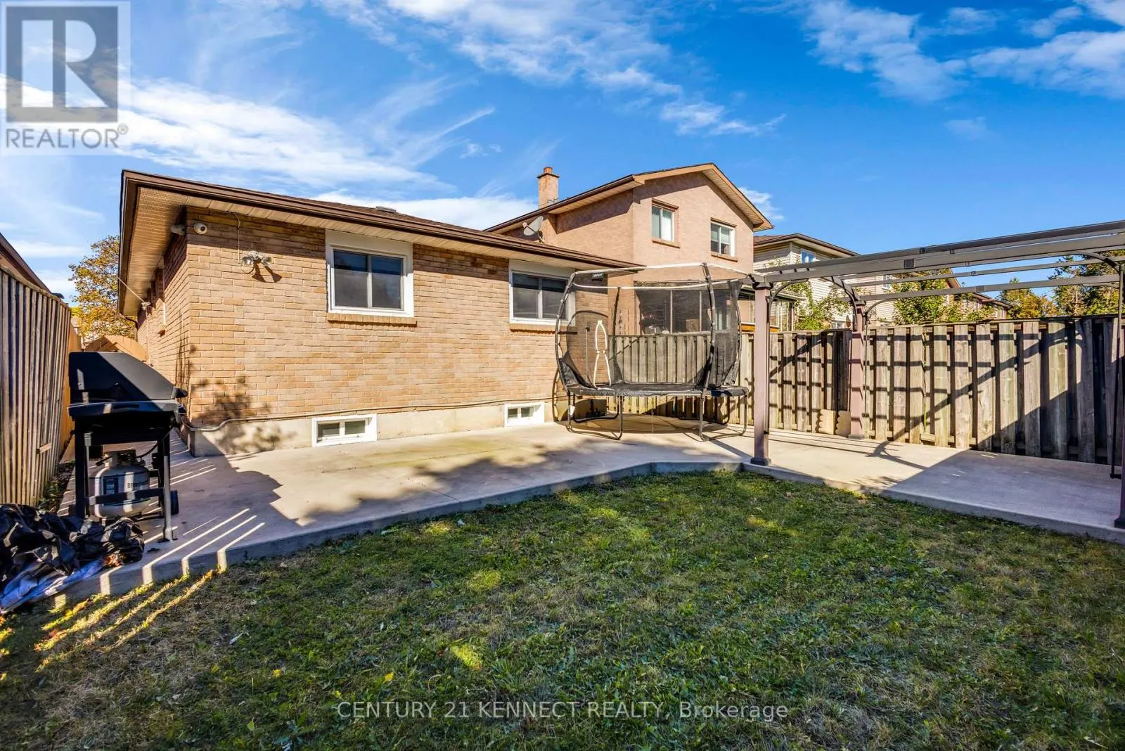 51 VODDEN STREET W