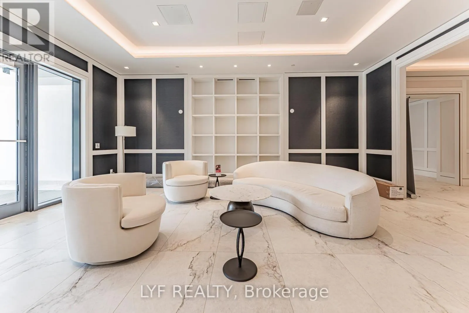 1207 - 4010 EGLINTON AVENUE W