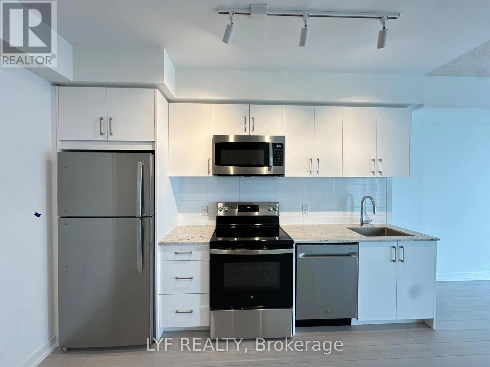1207 - 4010 EGLINTON AVENUE W