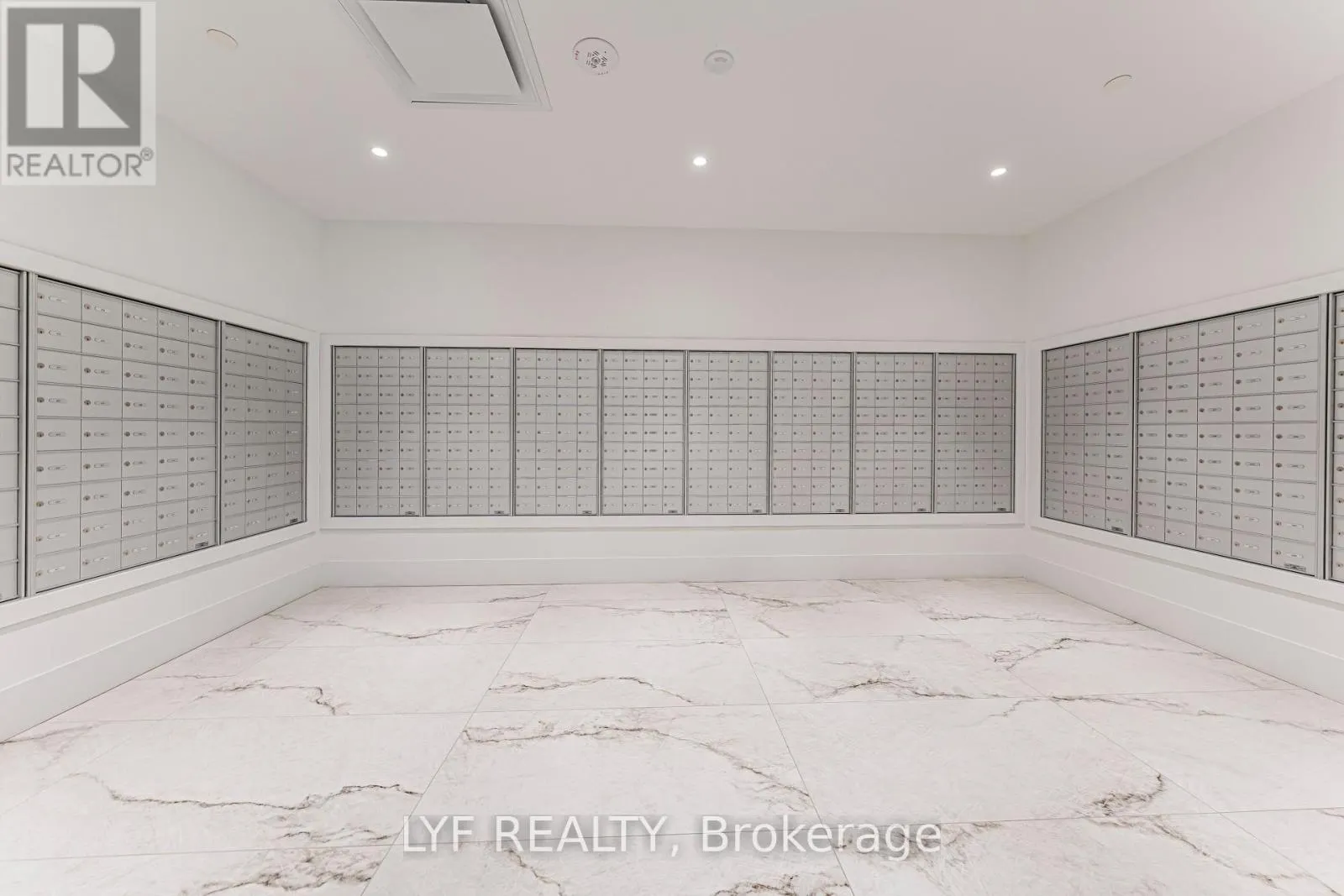 1207 - 4010 EGLINTON AVENUE W