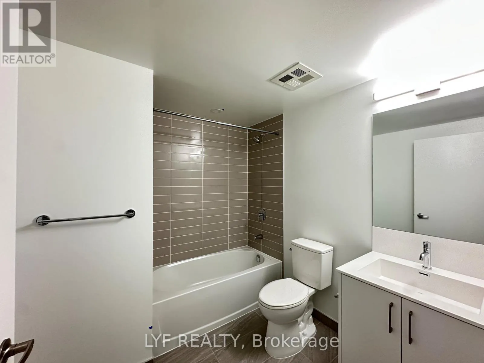 1207 - 4010 EGLINTON AVENUE W