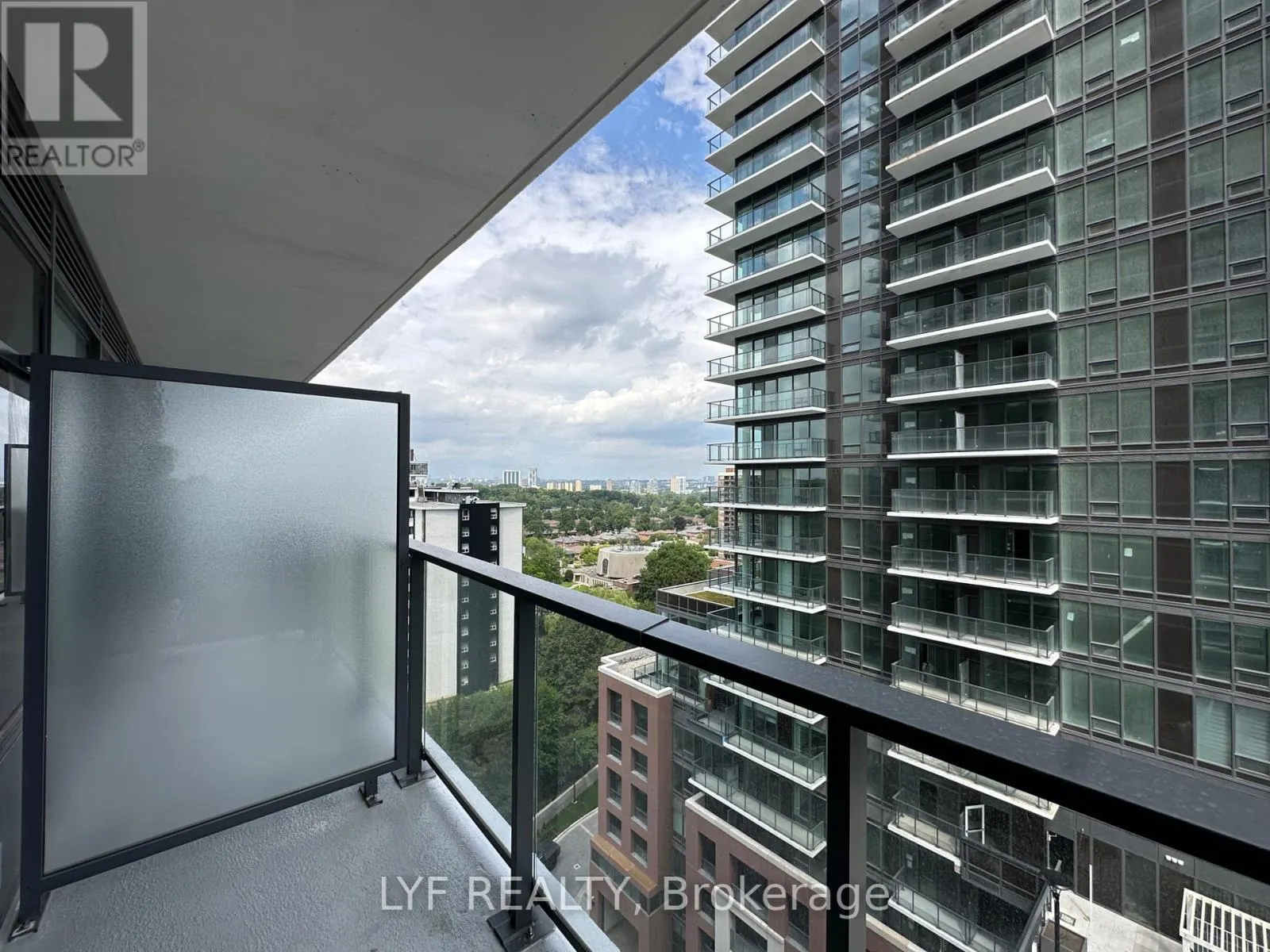 1207 - 4010 EGLINTON AVENUE W