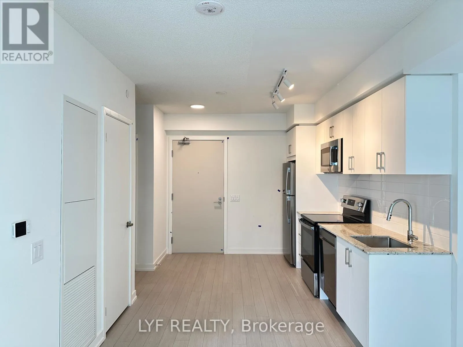 1207 - 4010 EGLINTON AVENUE W