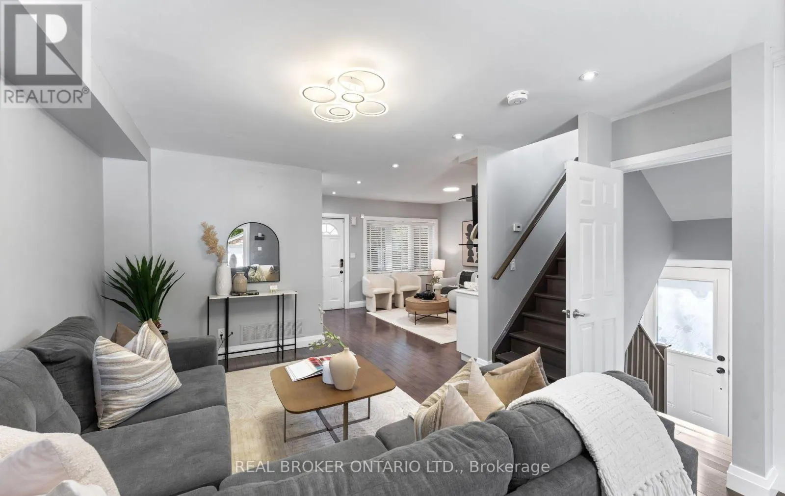 26 ROXALINE STREET