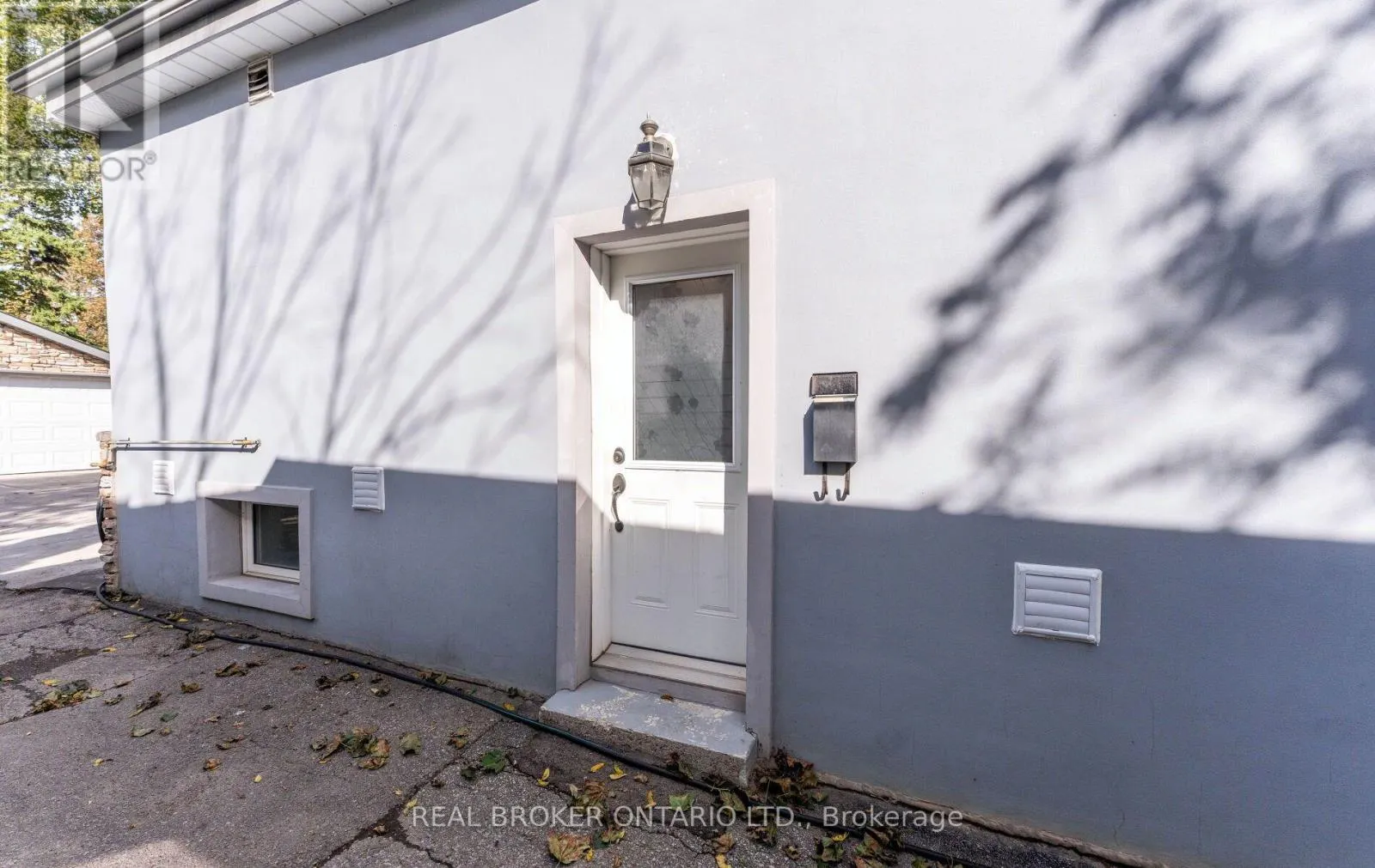 26 ROXALINE STREET