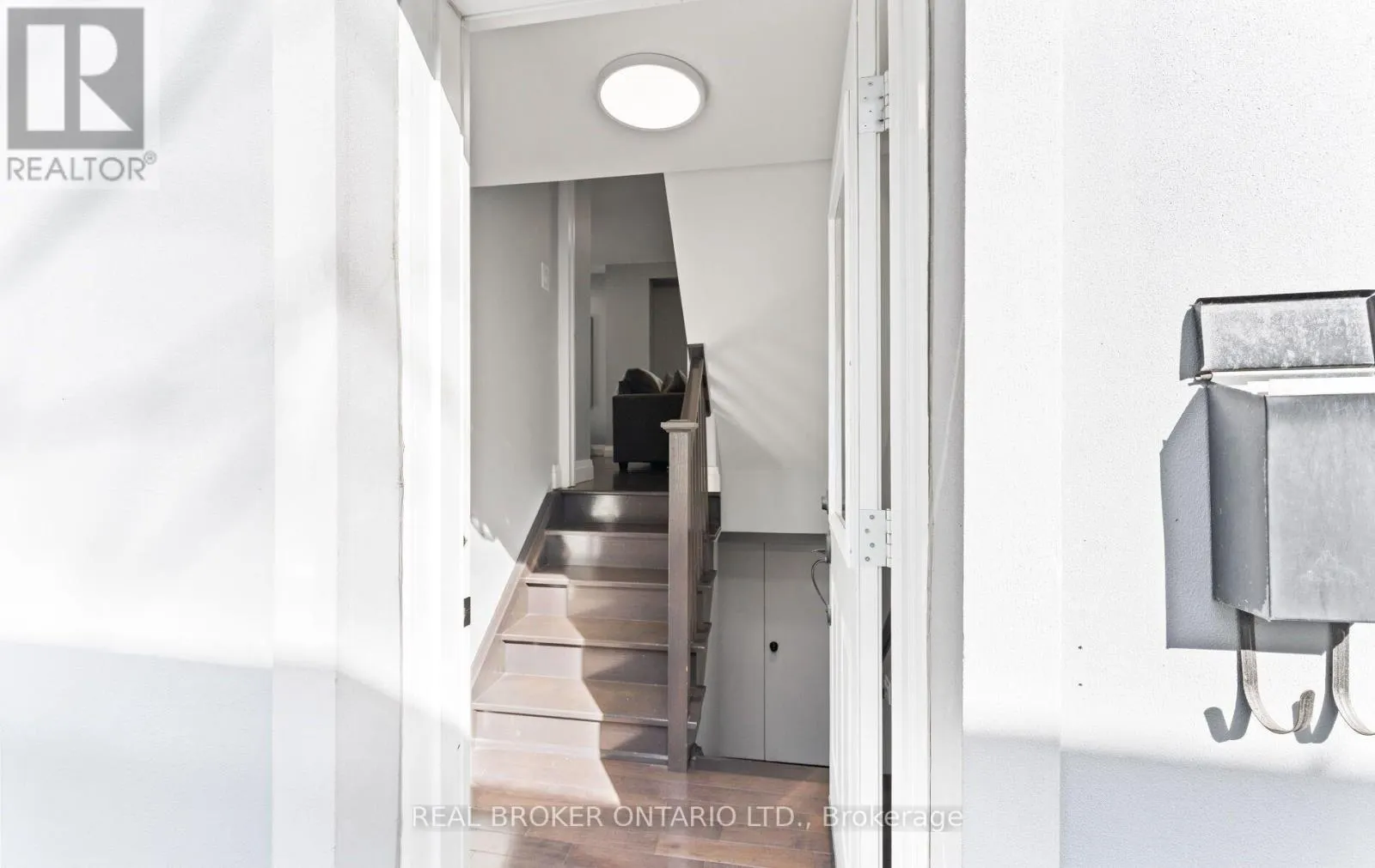 26 ROXALINE STREET