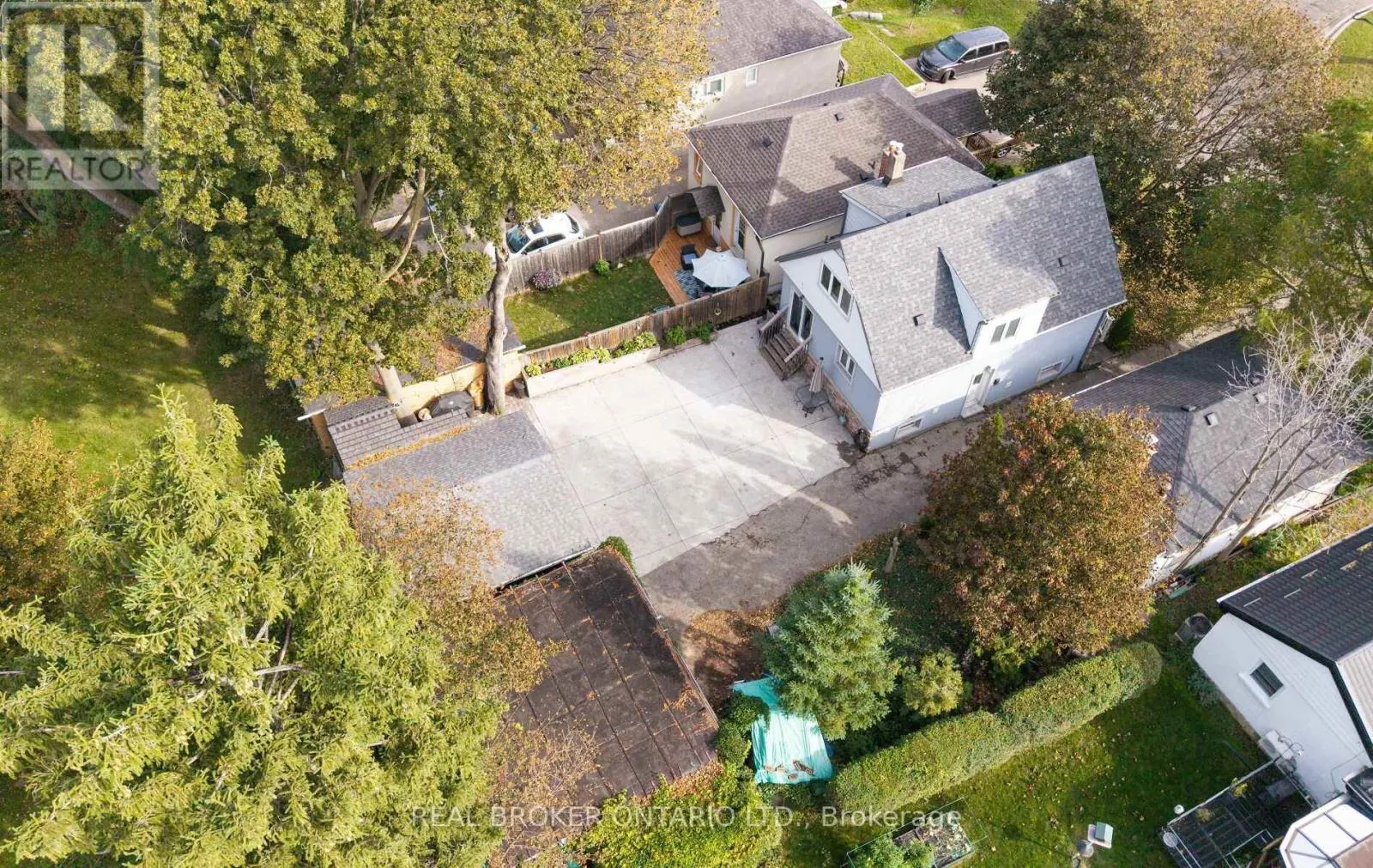 26 ROXALINE STREET