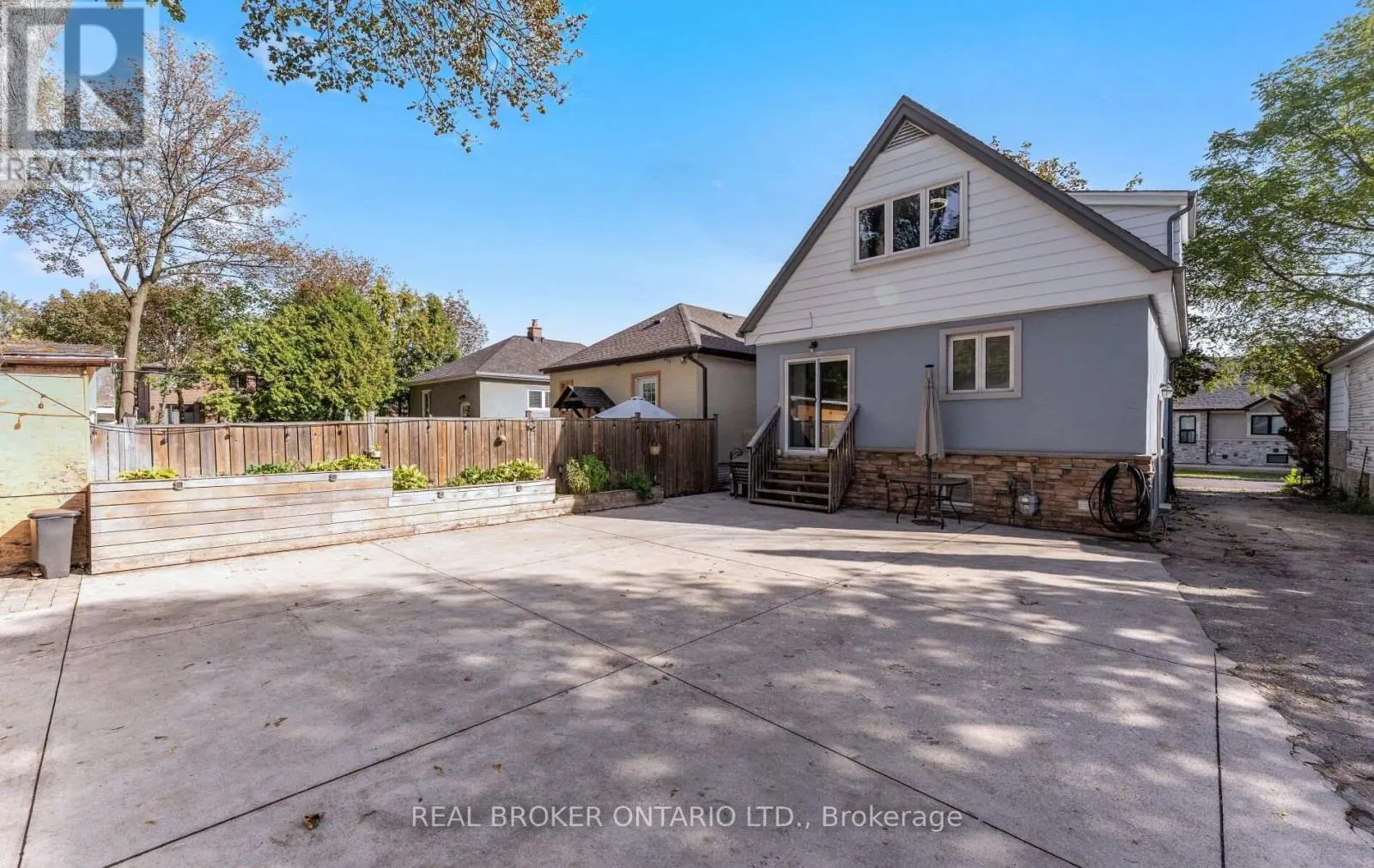 26 ROXALINE STREET