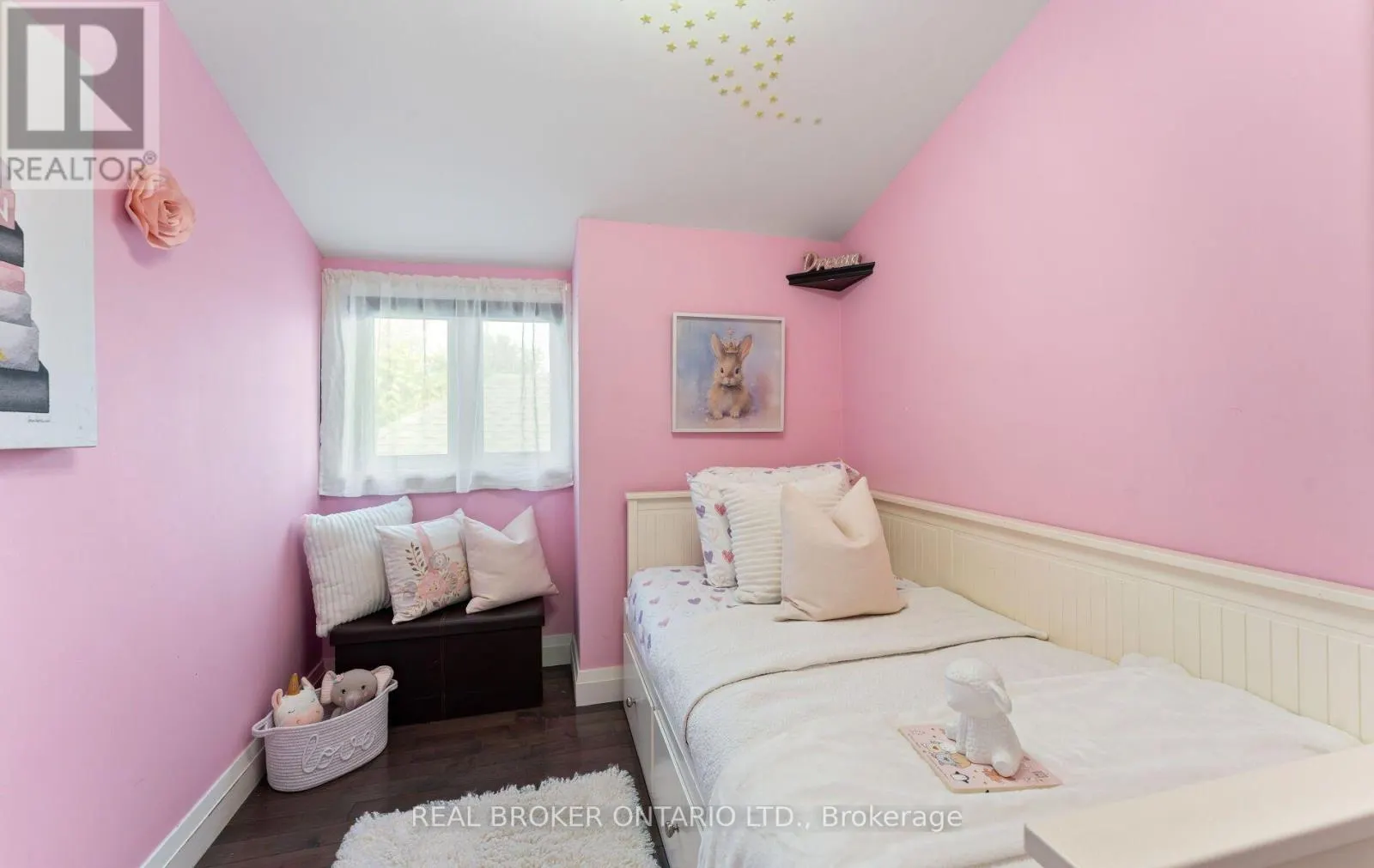 26 ROXALINE STREET