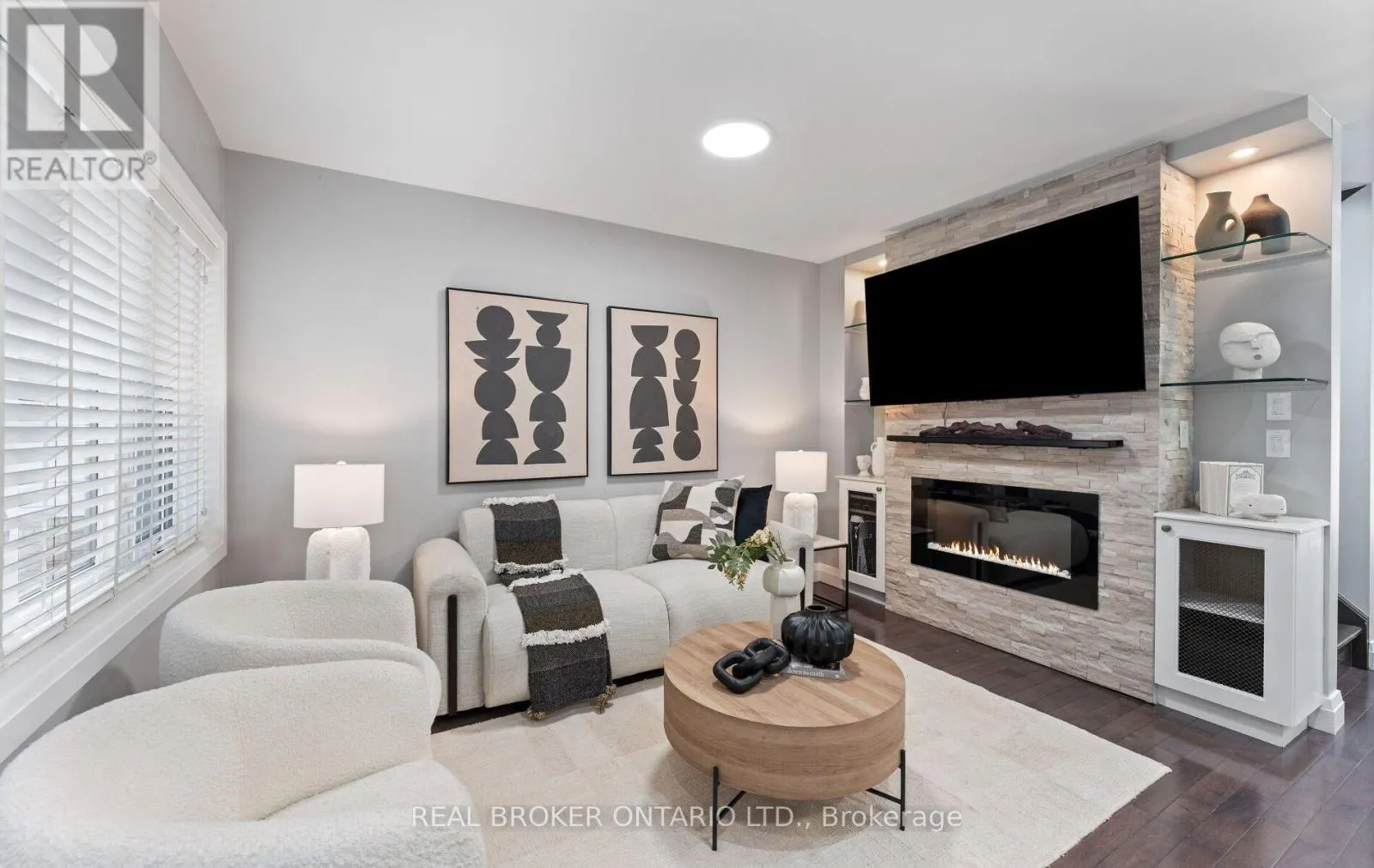 26 ROXALINE STREET