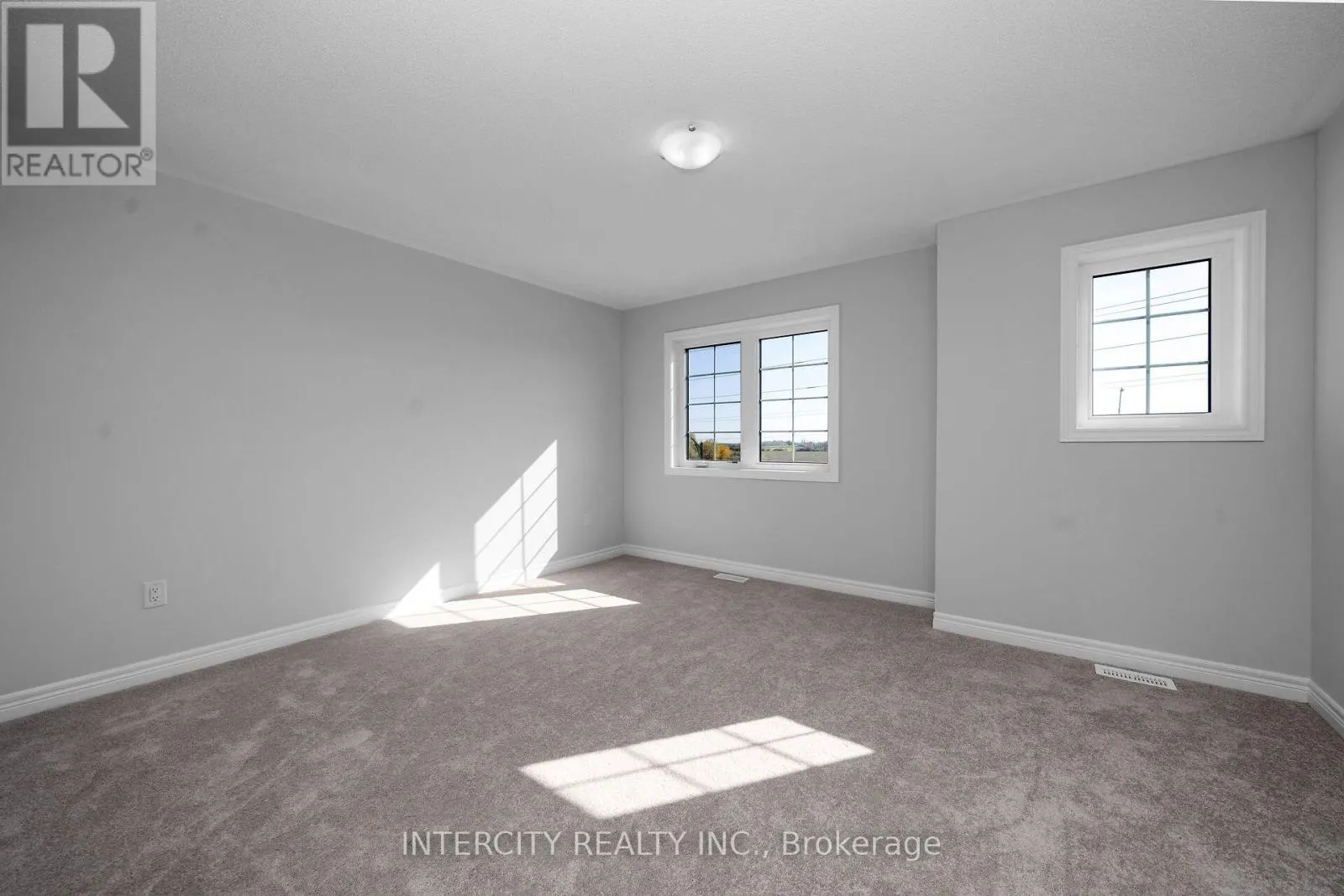 BLK7-TH35 - 27 SUNBIRD WAY