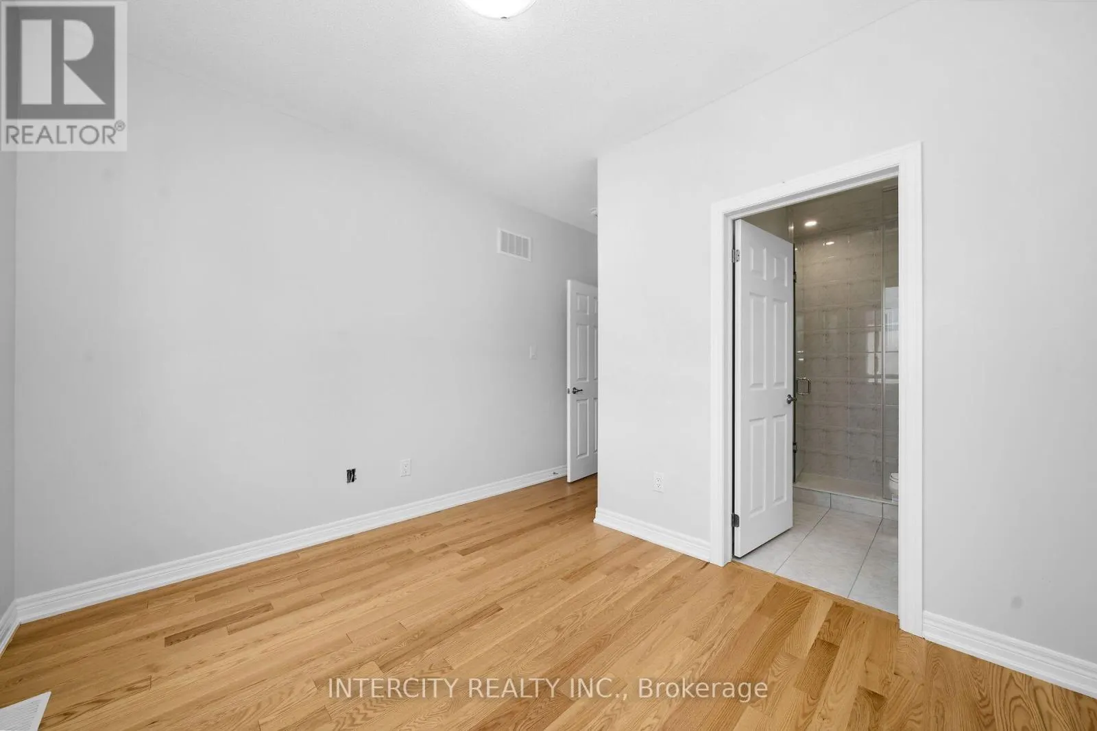 BLK7-TH35 - 27 SUNBIRD WAY