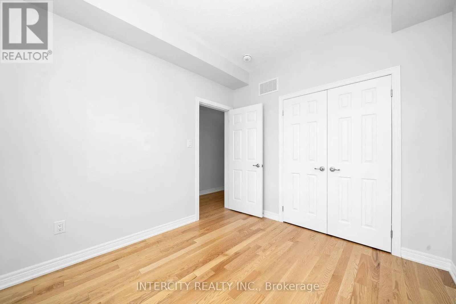 BLK7-TH35 - 27 SUNBIRD WAY