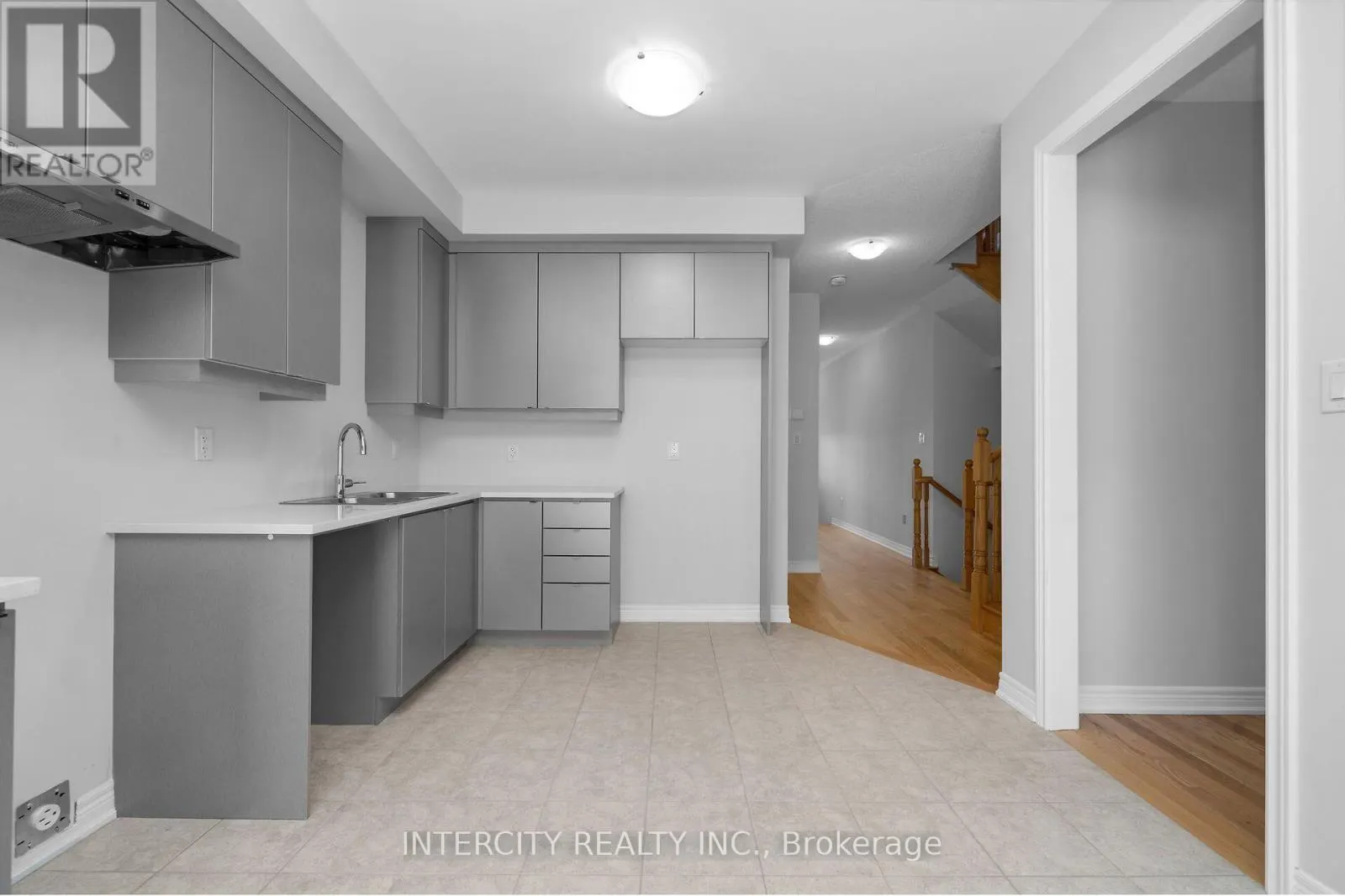 BLK7-TH35 - 27 SUNBIRD WAY