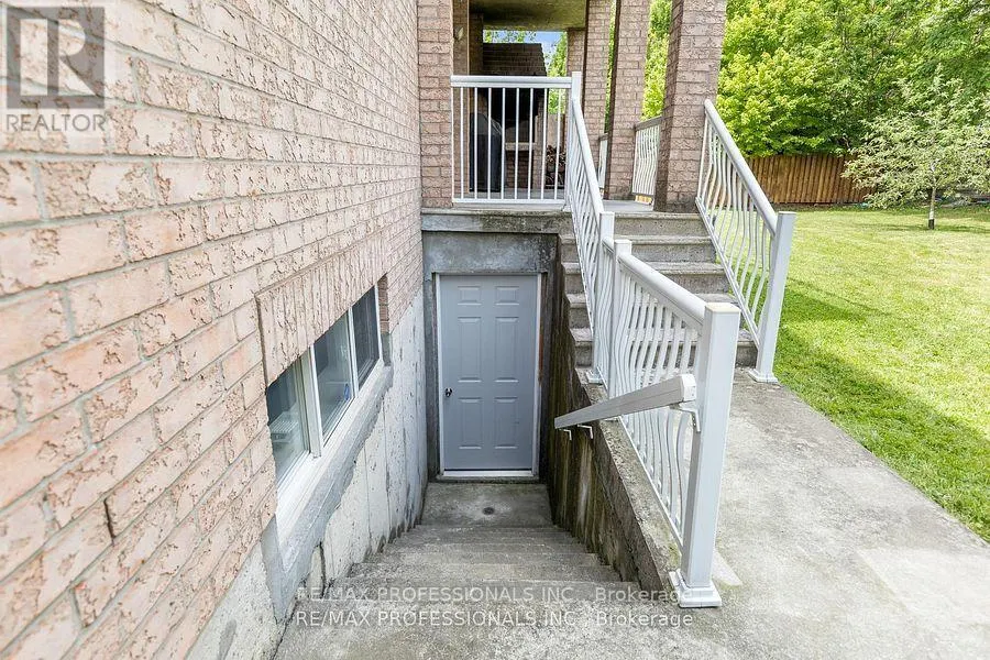 152 EVANS AVENUE