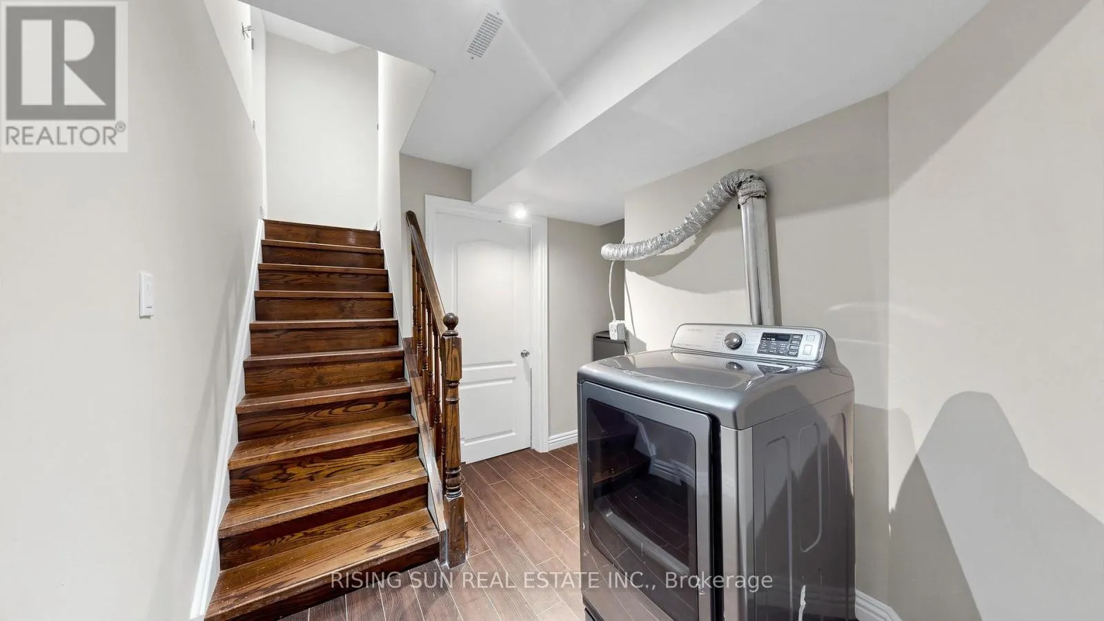 10 CEDARWOOD CRESCENT