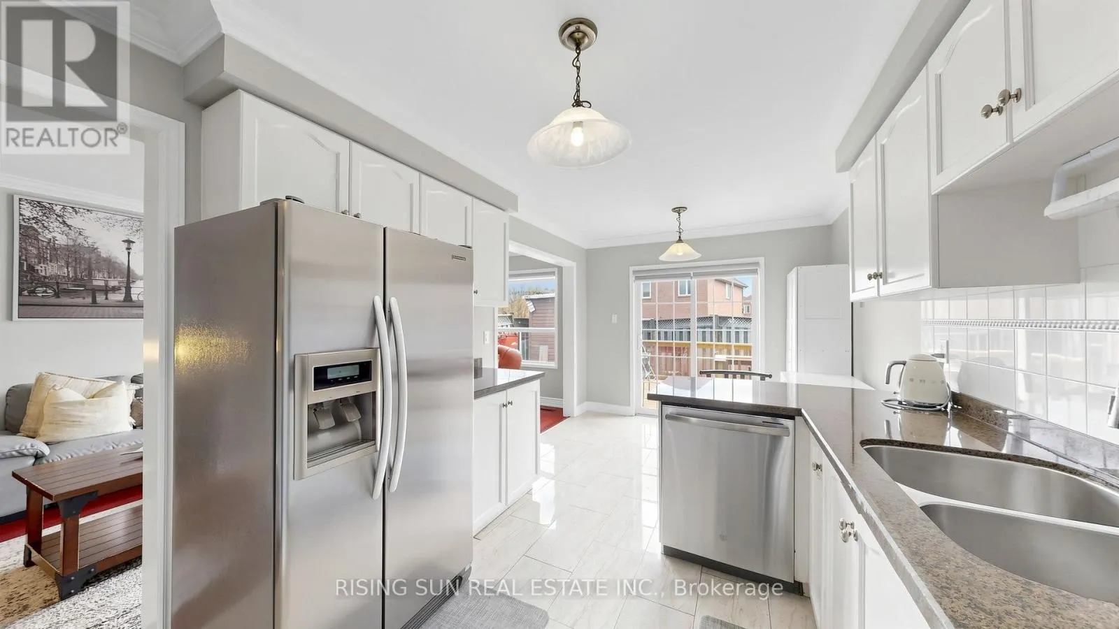 10 CEDARWOOD CRESCENT