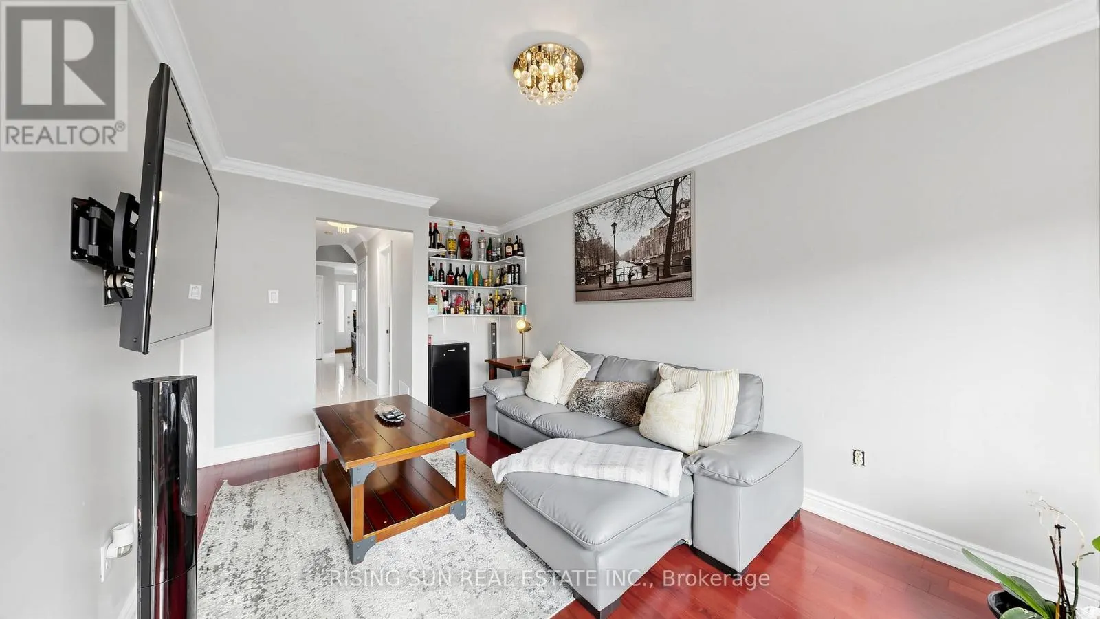 10 CEDARWOOD CRESCENT