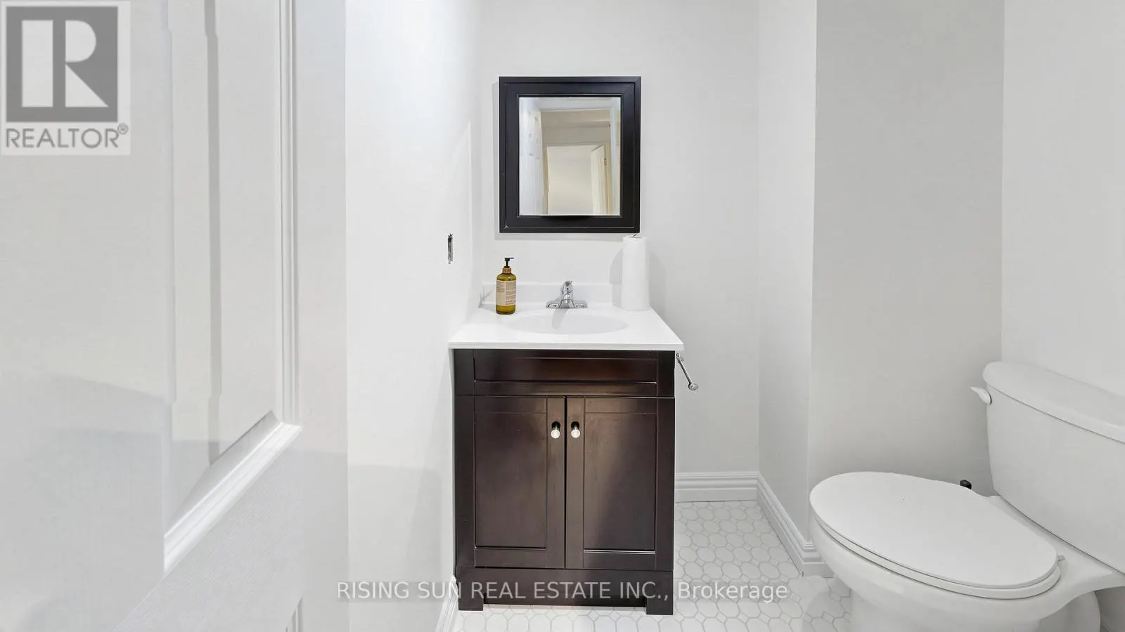 10 CEDARWOOD CRESCENT