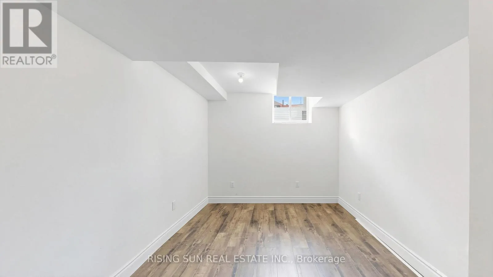 10 CEDARWOOD CRESCENT