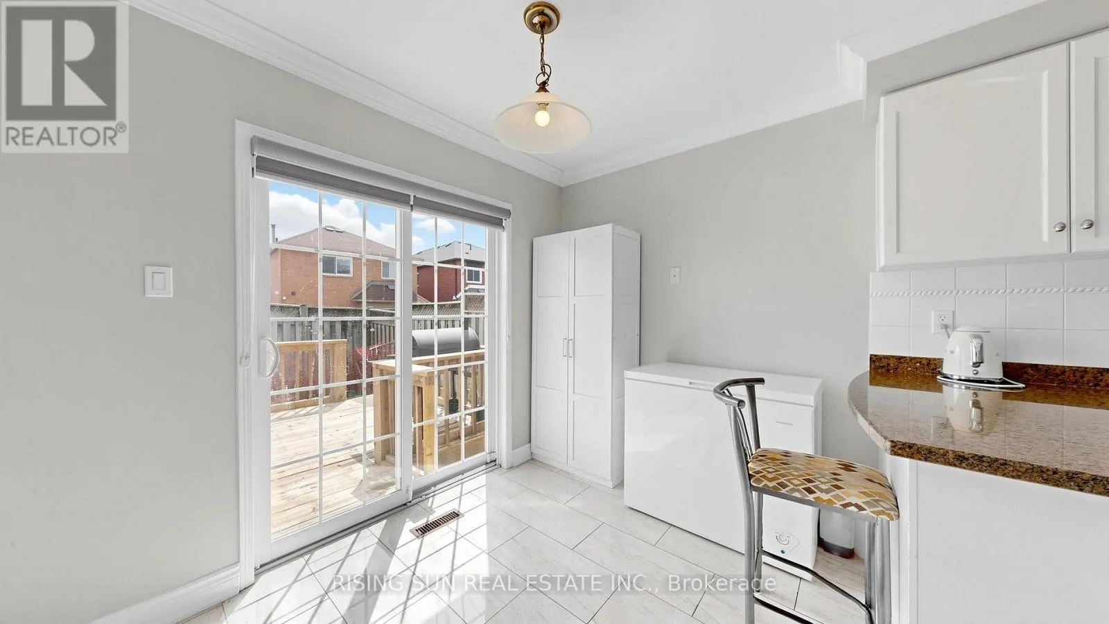 10 CEDARWOOD CRESCENT