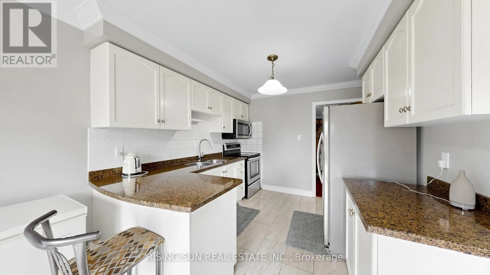 10 CEDARWOOD CRESCENT