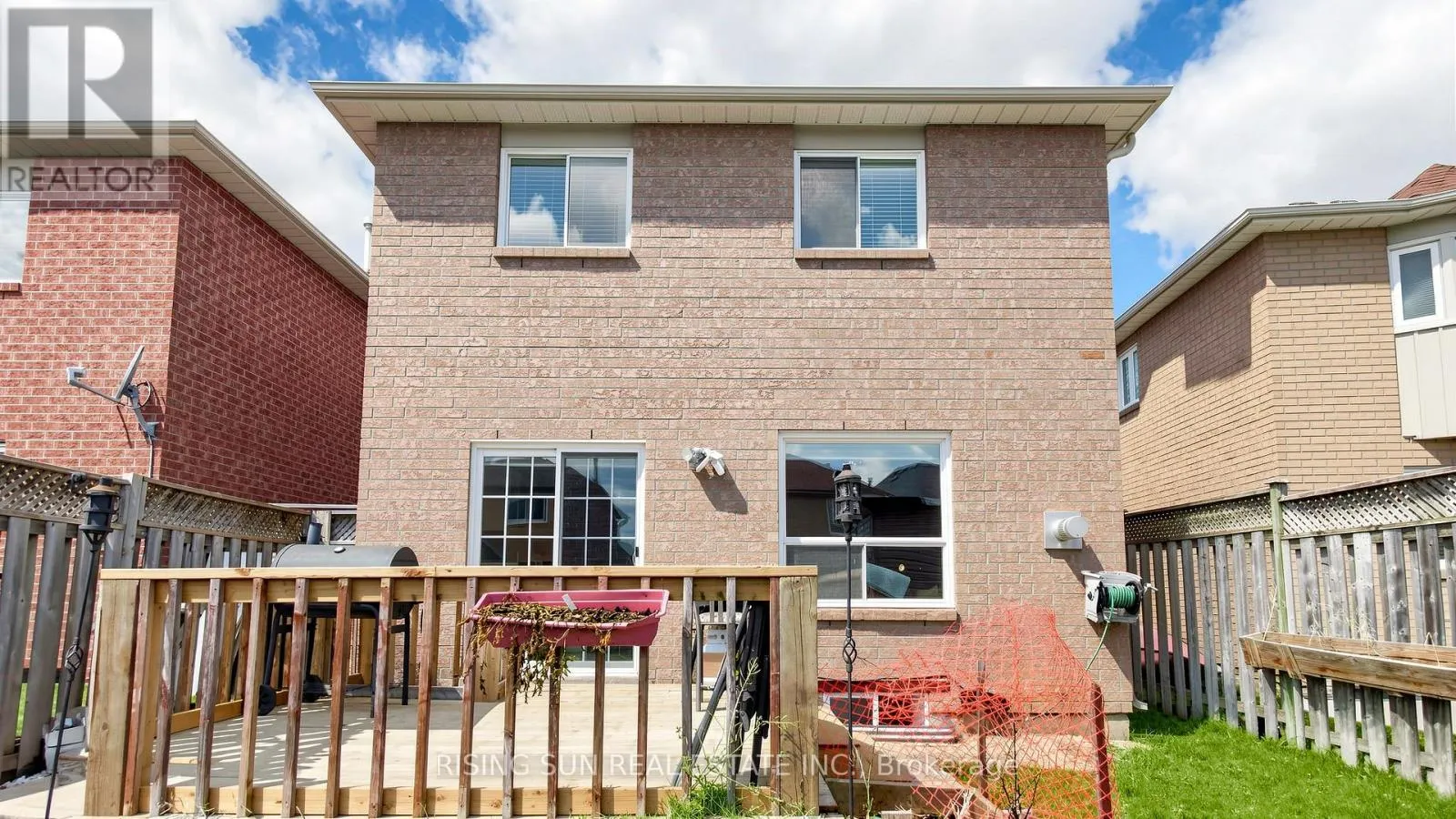 10 CEDARWOOD CRESCENT