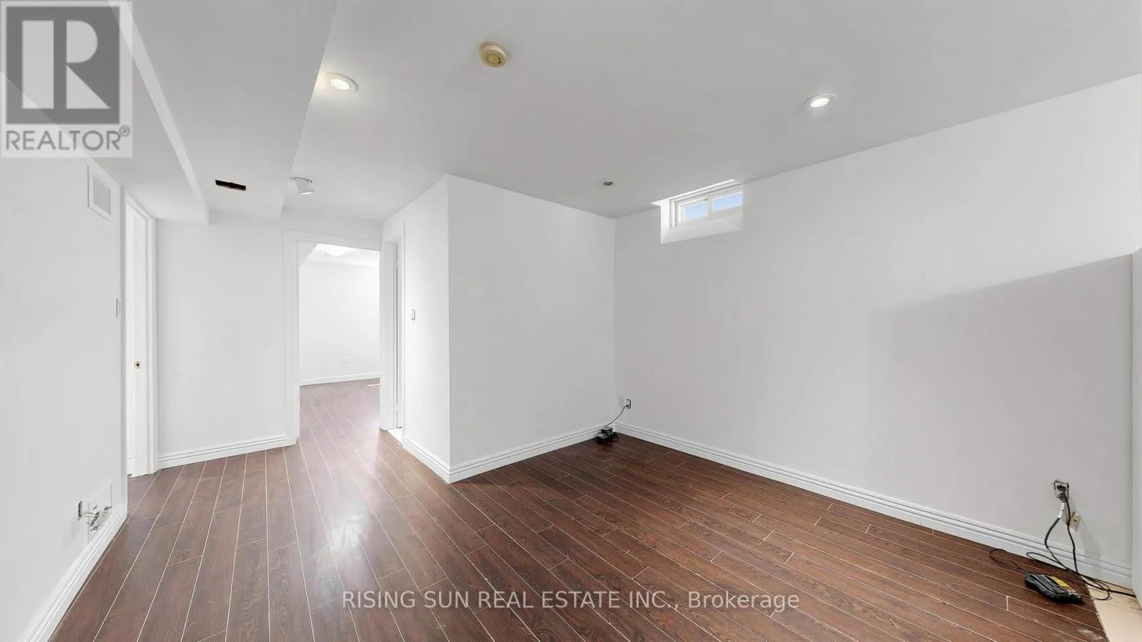 10 CEDARWOOD CRESCENT