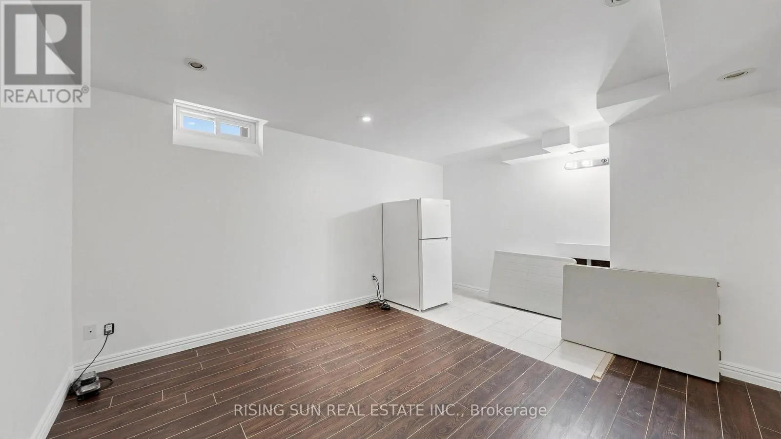 10 CEDARWOOD CRESCENT