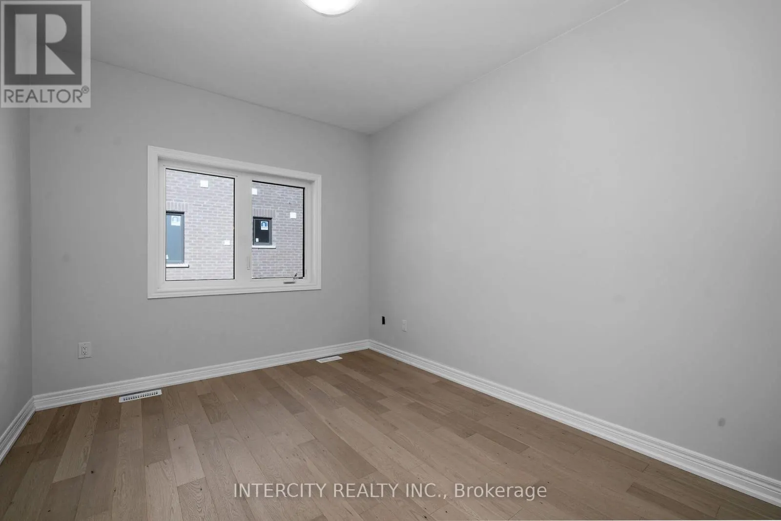BLK7 TH 32 - 21 SUNBIRD WAY