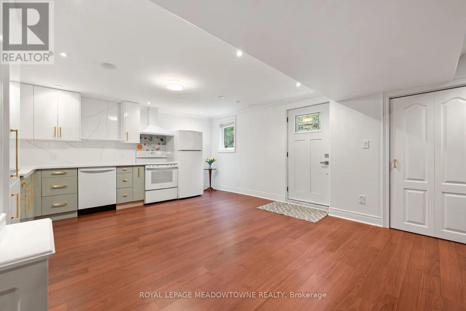 17 MCNUTT STREET