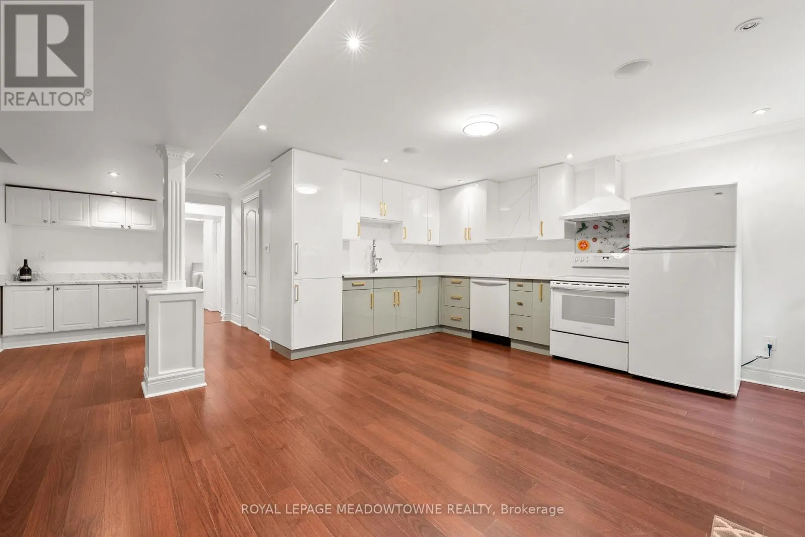 17 MCNUTT STREET