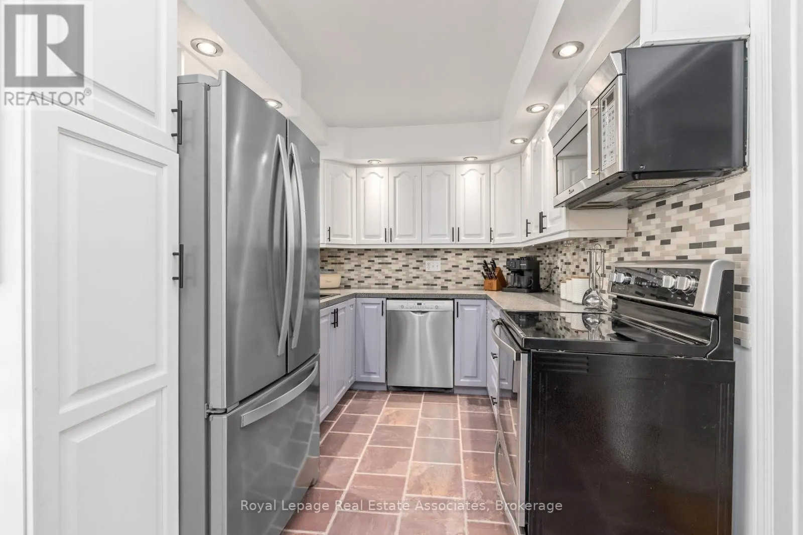 26 MARILYN CRESCENT