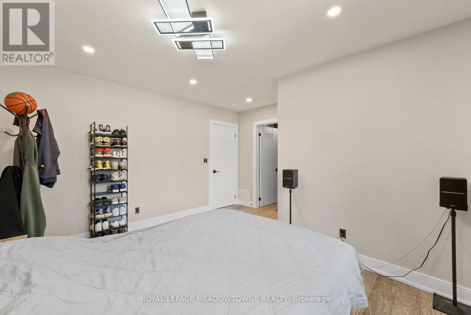 1268 FOREST HILL