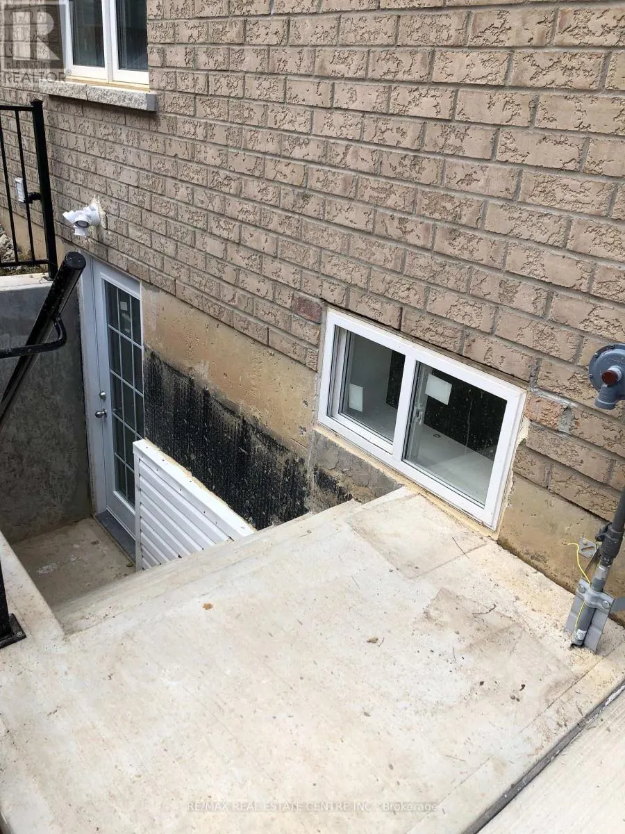 24 DALE MEADOWS (BASEMENT) ROAD