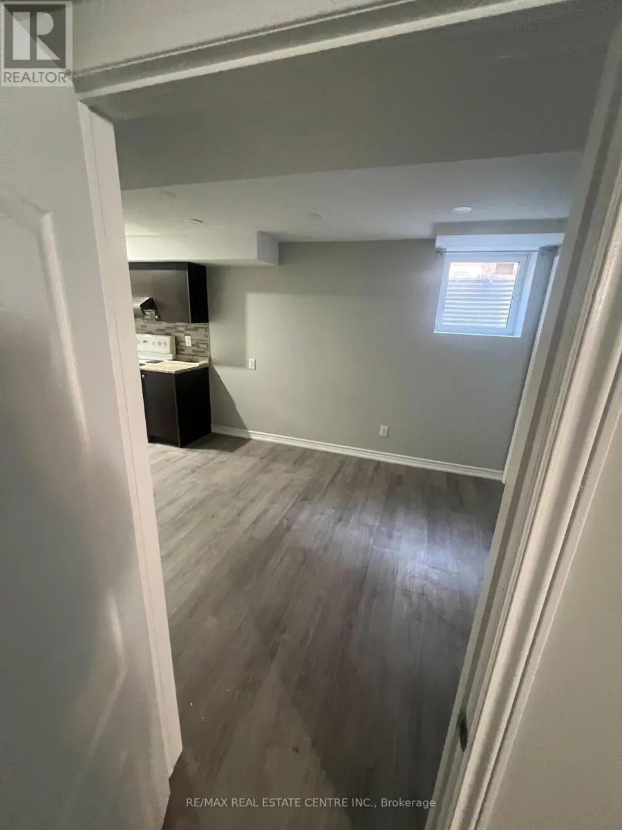 24 DALE MEADOWS (BASEMENT) ROAD