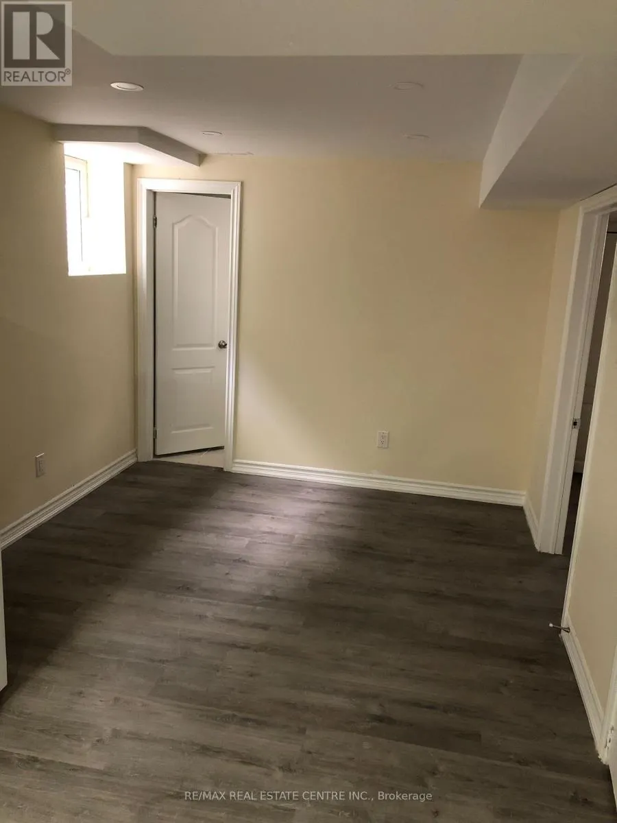 24 DALE MEADOWS (BASEMENT) ROAD