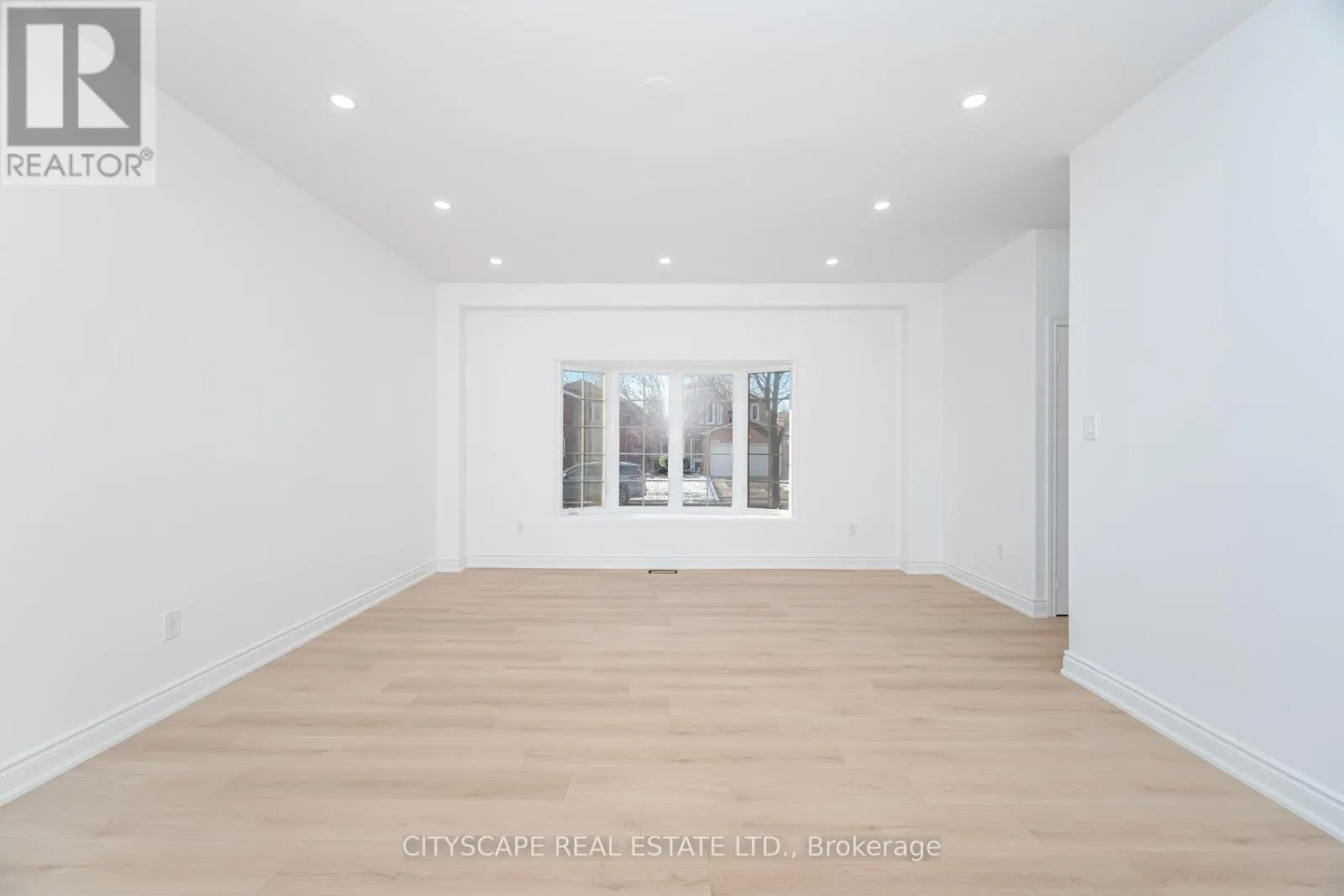 5843 PRAIRIE CIRCLE