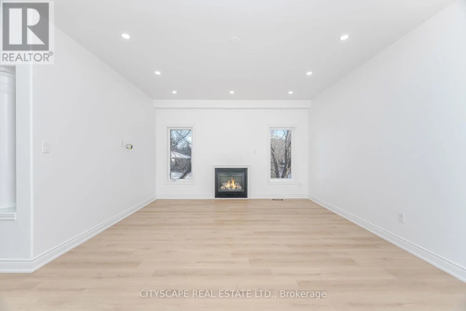 5843 PRAIRIE CIRCLE