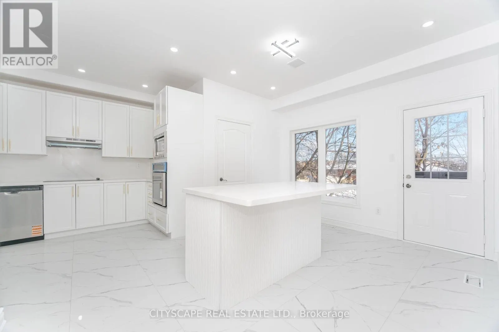 5843 PRAIRIE CIRCLE