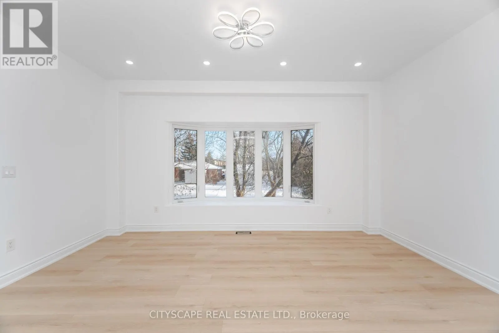 5843 PRAIRIE CIRCLE