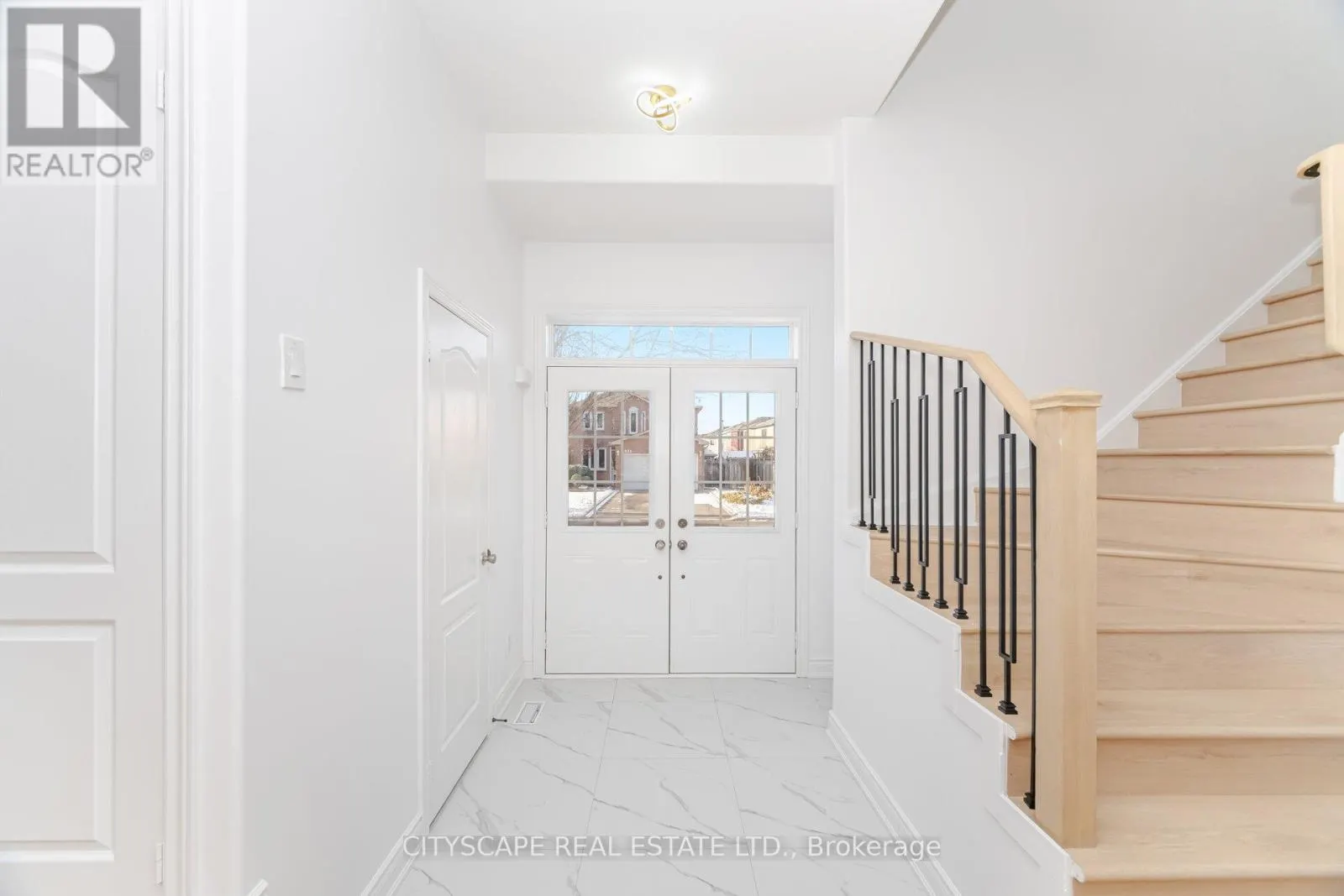 5843 PRAIRIE CIRCLE