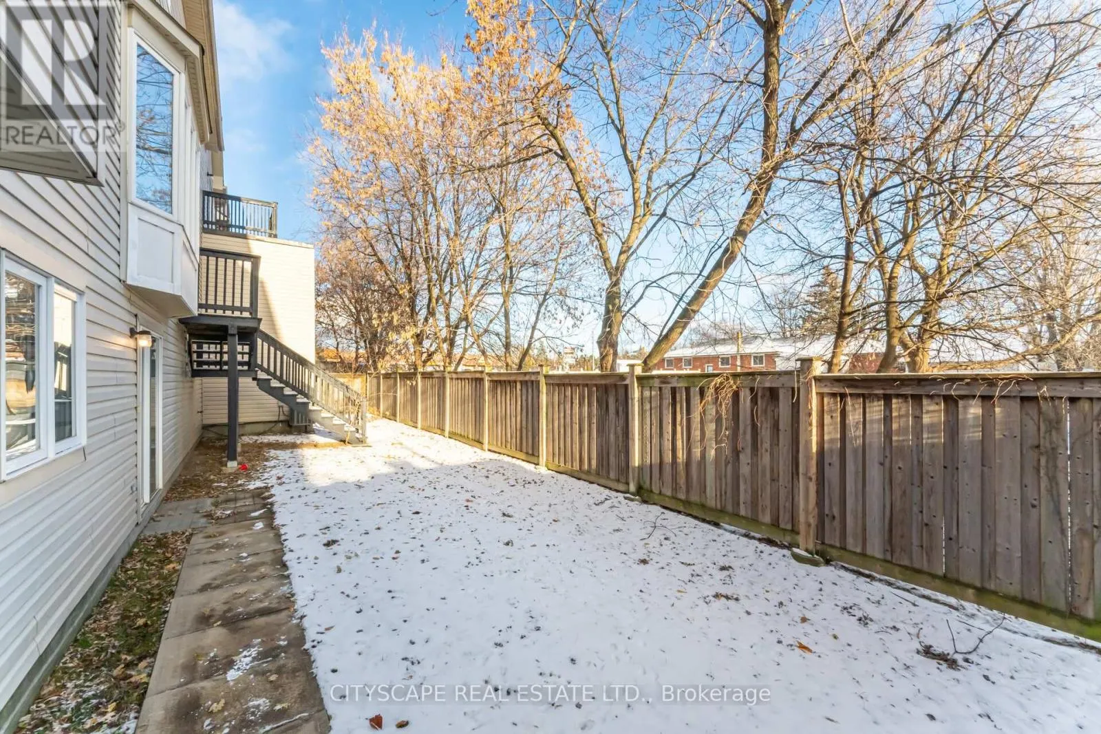 5843 PRAIRIE CIRCLE