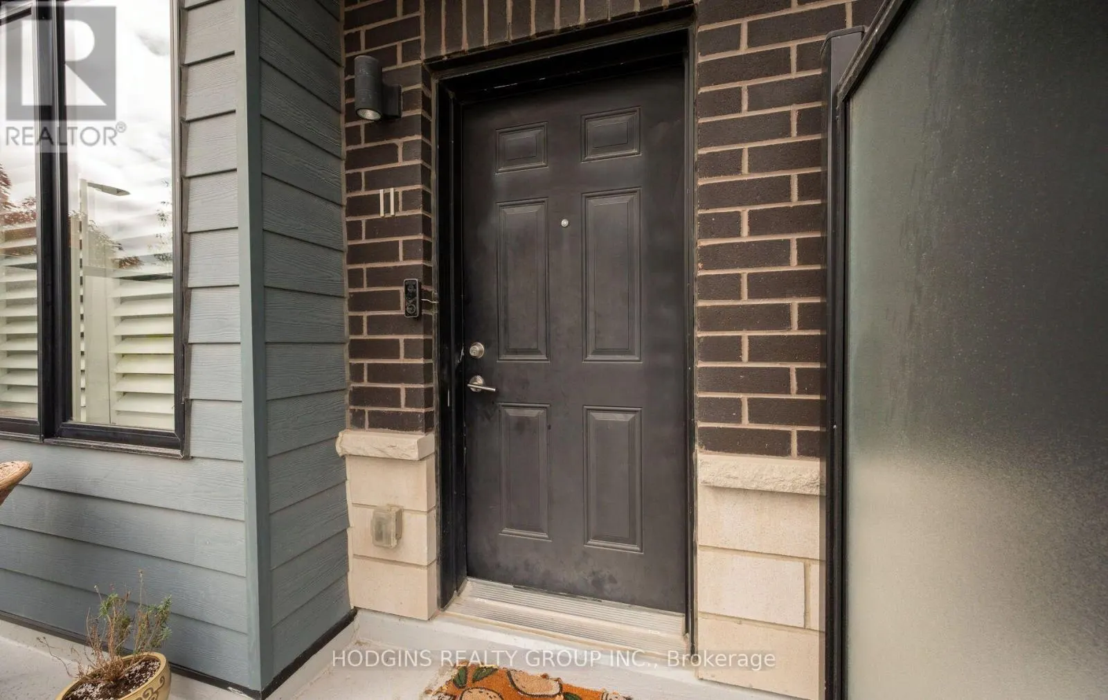 11 - 2255 MCNAB LANE