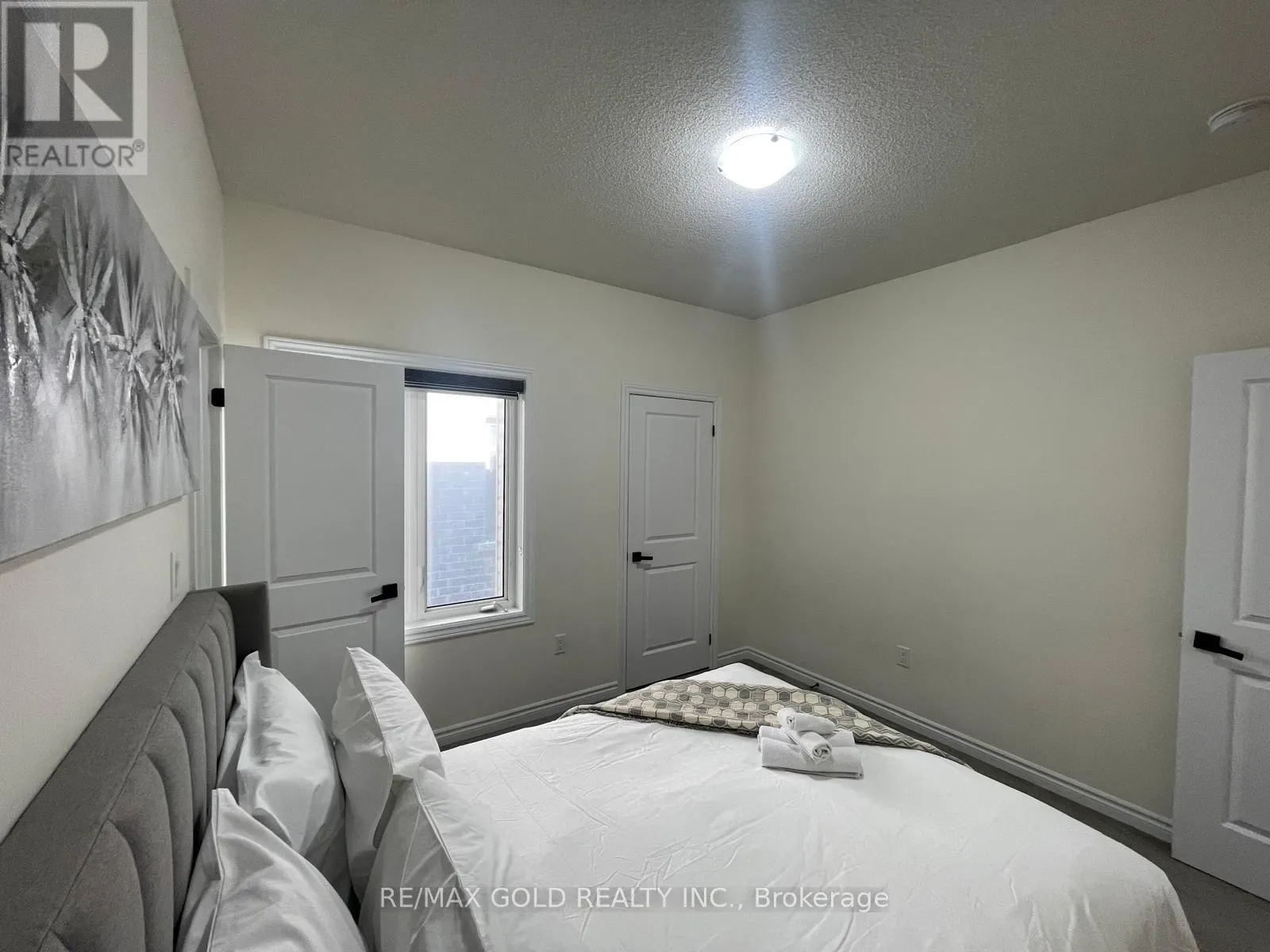 537 VETERANS DRIVE