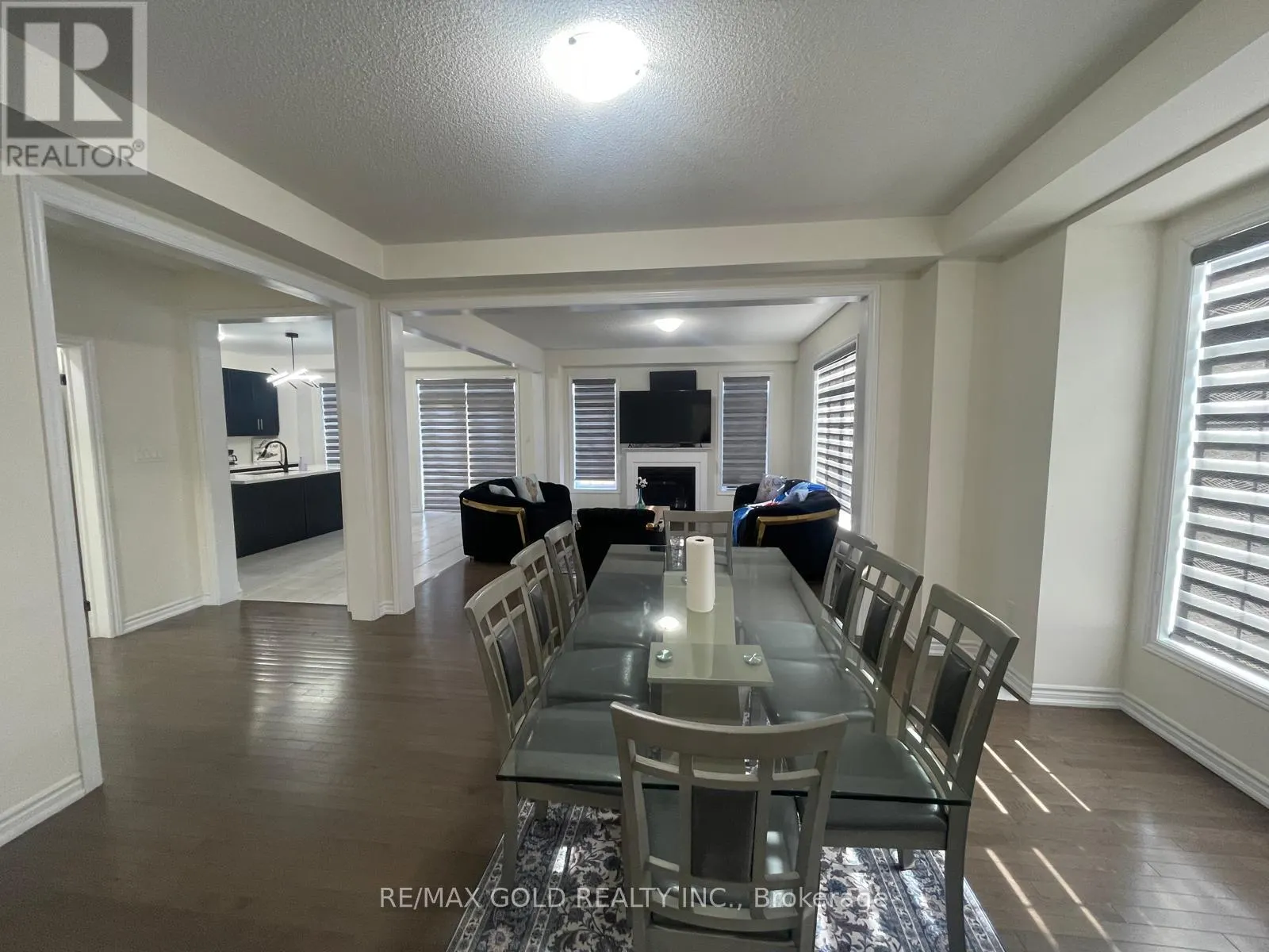 537 VETERANS DRIVE