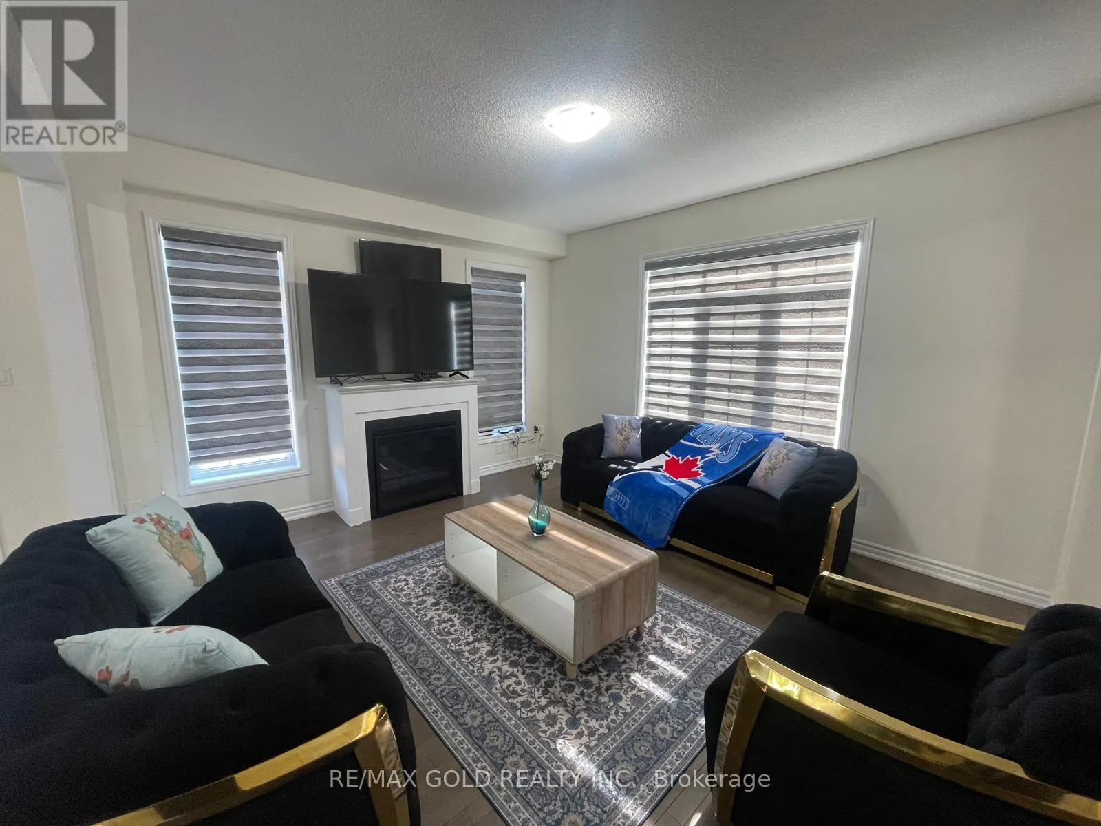 537 VETERANS DRIVE
